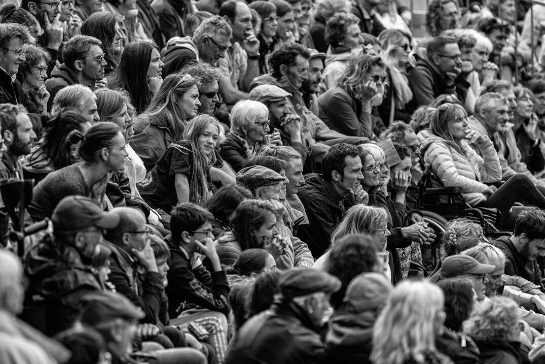 store detective observing crowd